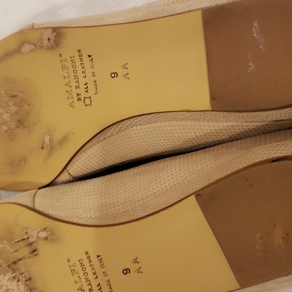 Amalfi cream embossed leather lady size 9 gently worn - Picture 5 of 5
